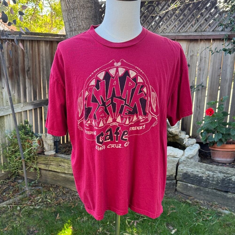 Gordon & Smith Crew Red T-shirt Shark Bite Cafe Santa Cruz CA Men's XL